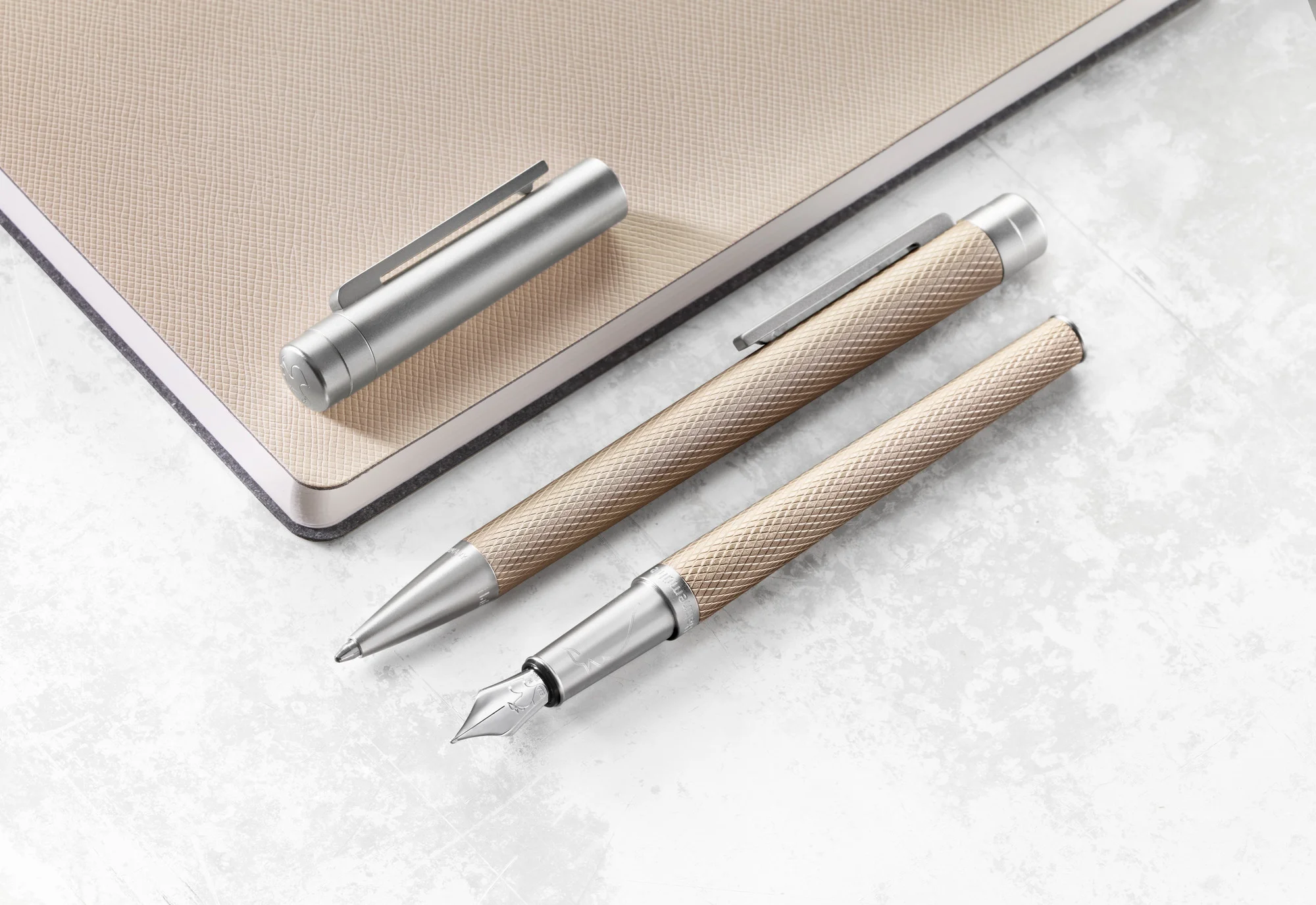 pen, fountain pen, metal casing, knurled grip, office accessory
