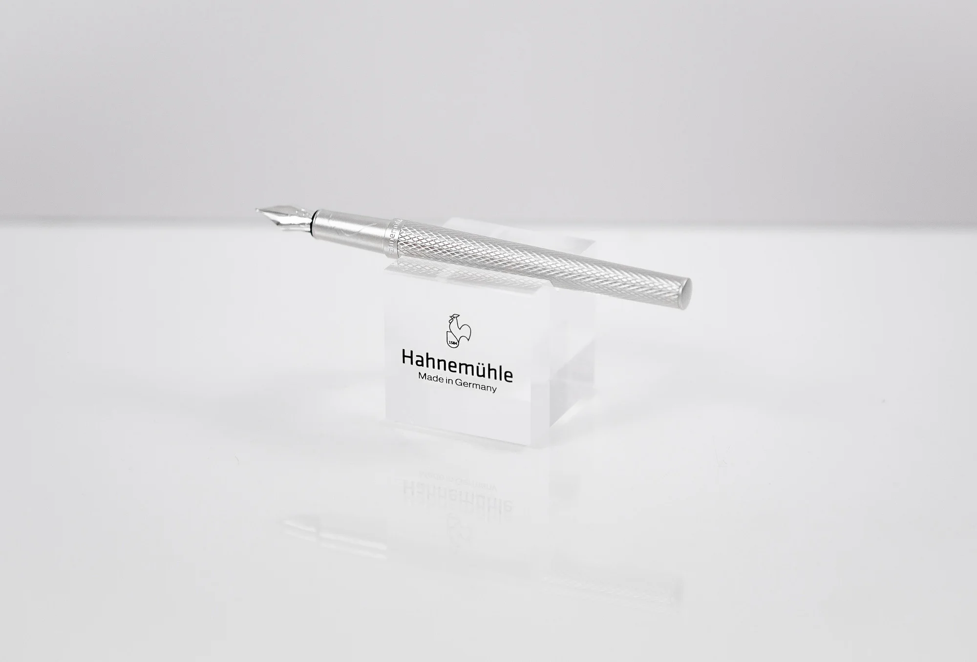 fountain pen, metal, knurled grip, silver, handmade
