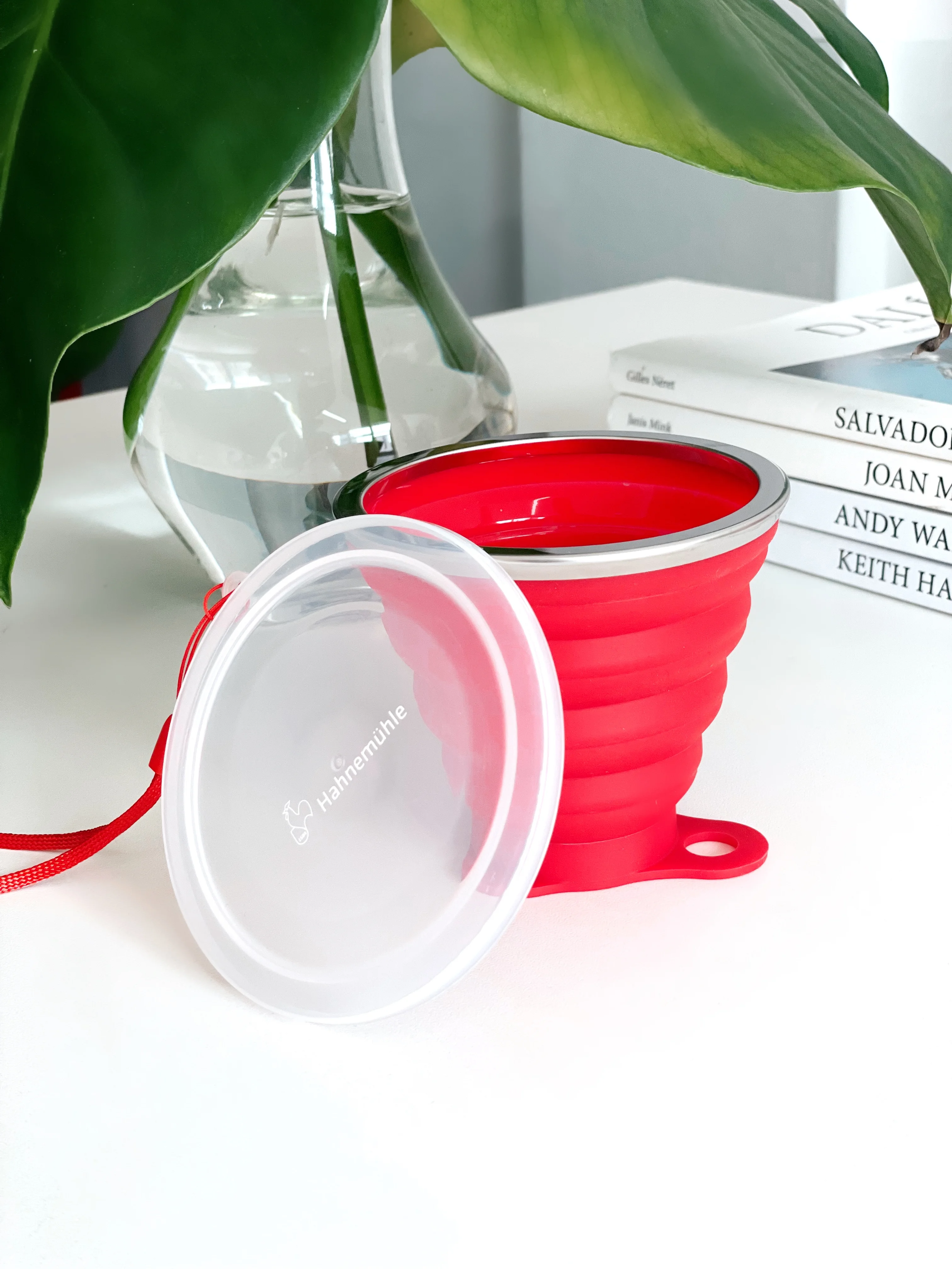 collapsible cup, foldable cup, red cup, silicone cup, camping cup
