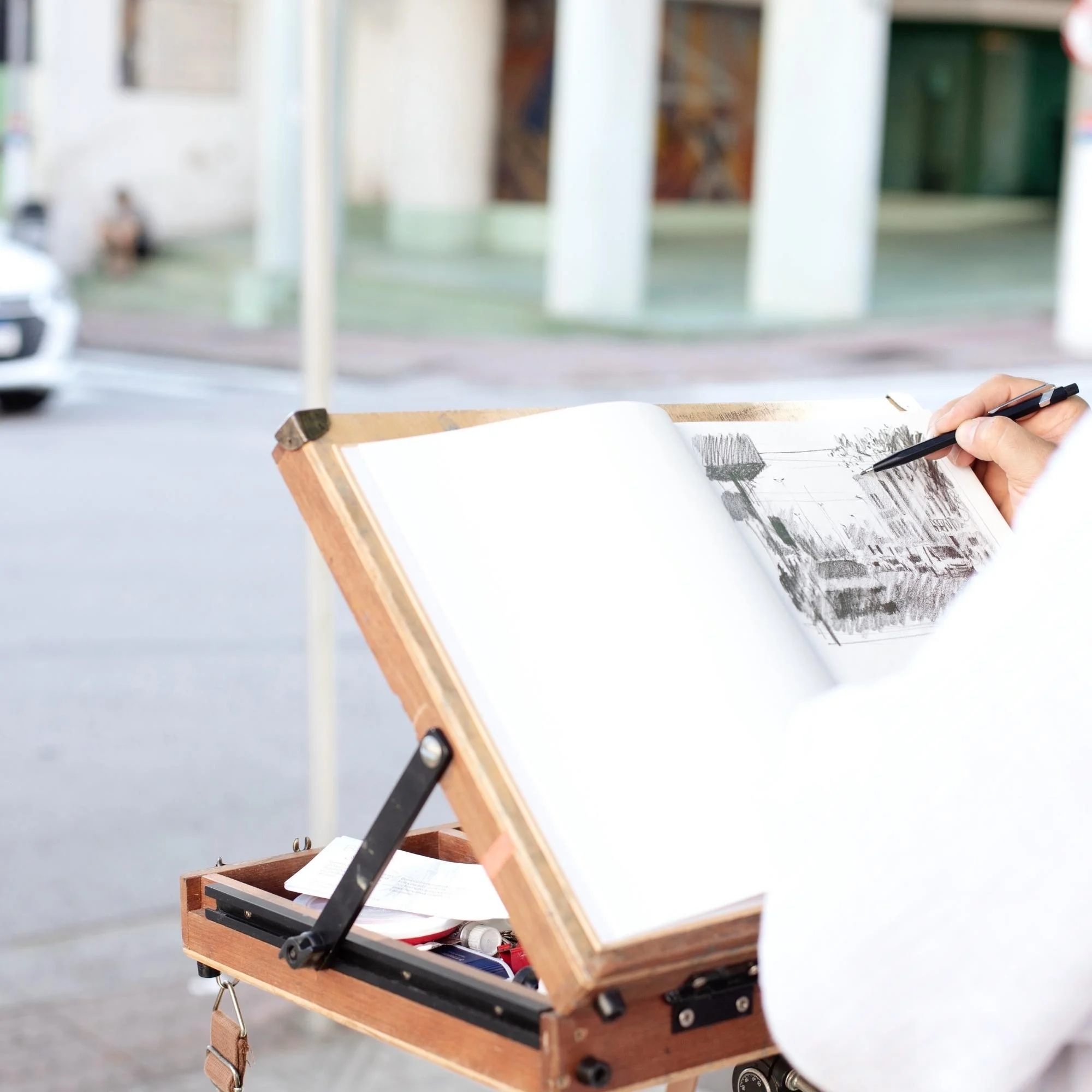 artist easel, sketchbook, drawing, outdoor, canvas/palette
